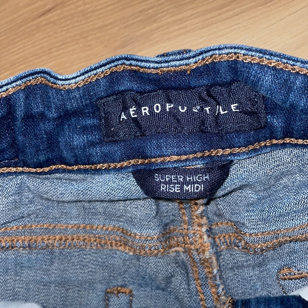 Women’s Jean Shorts - Picture 4 of 5